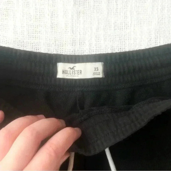 Hollister Shorts - Picture 3 of 3